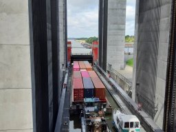 AutoTrip Schiffshebewerk mit Blick aus Atomkraftwerk Geeshacht
