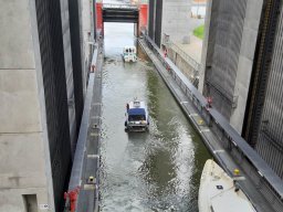 AutoTrip Schiffshebewerk mit Blick aus Atomkraftwerk Geeshacht