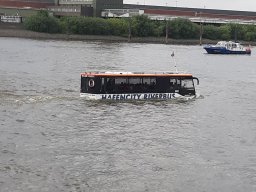 SchiffsDemo rettet die Dove Elbe
