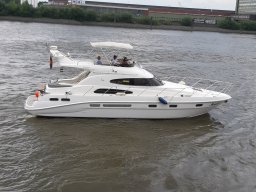 SchiffsDemo rettet die Dove Elbe