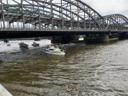 SchiffsDemo rettet die Dove Elbe