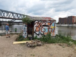 SchiffsDemo rettet die Dove Elbe