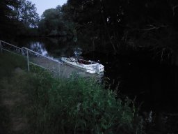 Allein eine Nacht-Tour auf der Dove Elbe