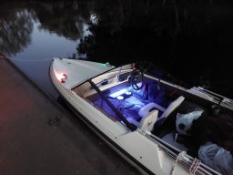 Allein eine Nacht-Tour auf der Dove Elbe